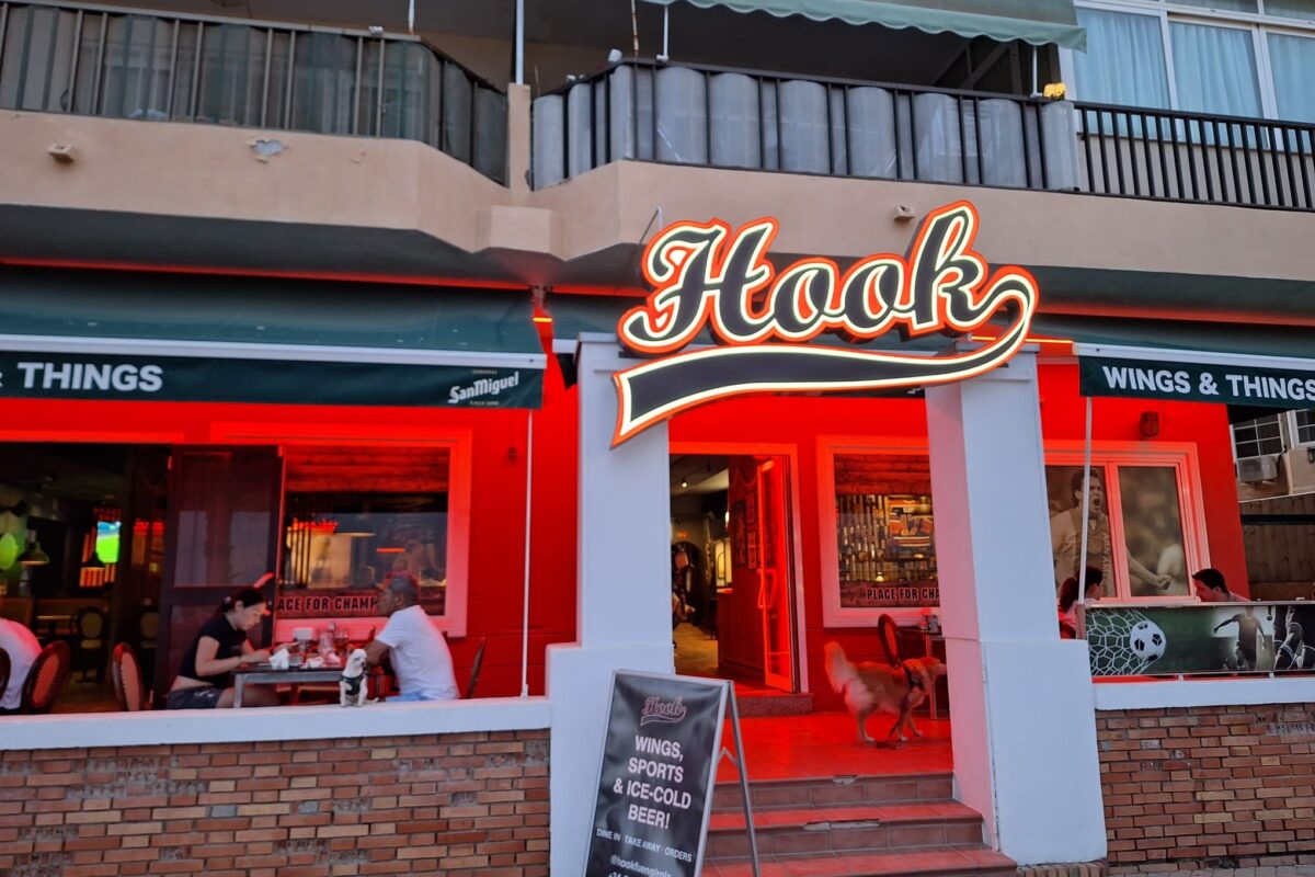 JARI KURRI, RESTAURANTE HOOK Y FUENGIROLA